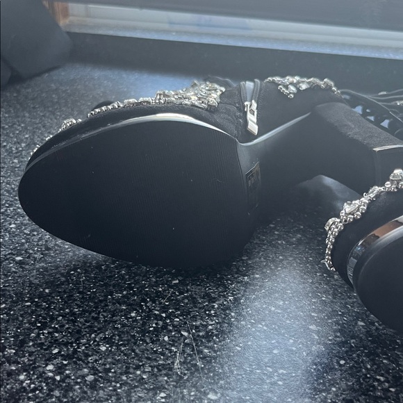 Ankle bedazzled heel boots. - Picture 8 of 10